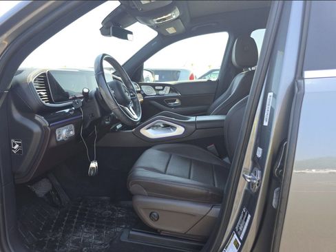 Used 2023 Mercedes-Benz GLS 450 4MATIC image 3