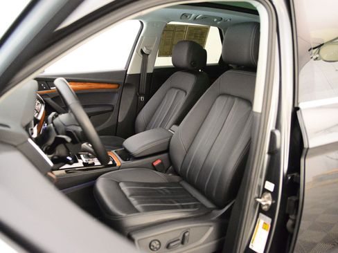 Certified 2023 Audi Q5 2.0T Premium Plus w/ Premium Plus Package image 4