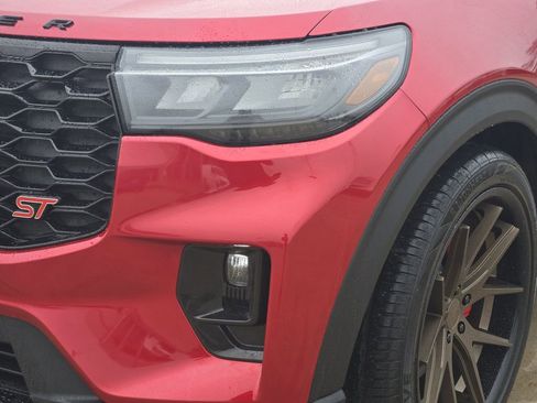 Used 2025 Ford Explorer ST w/ Sun And Sound Package image 10