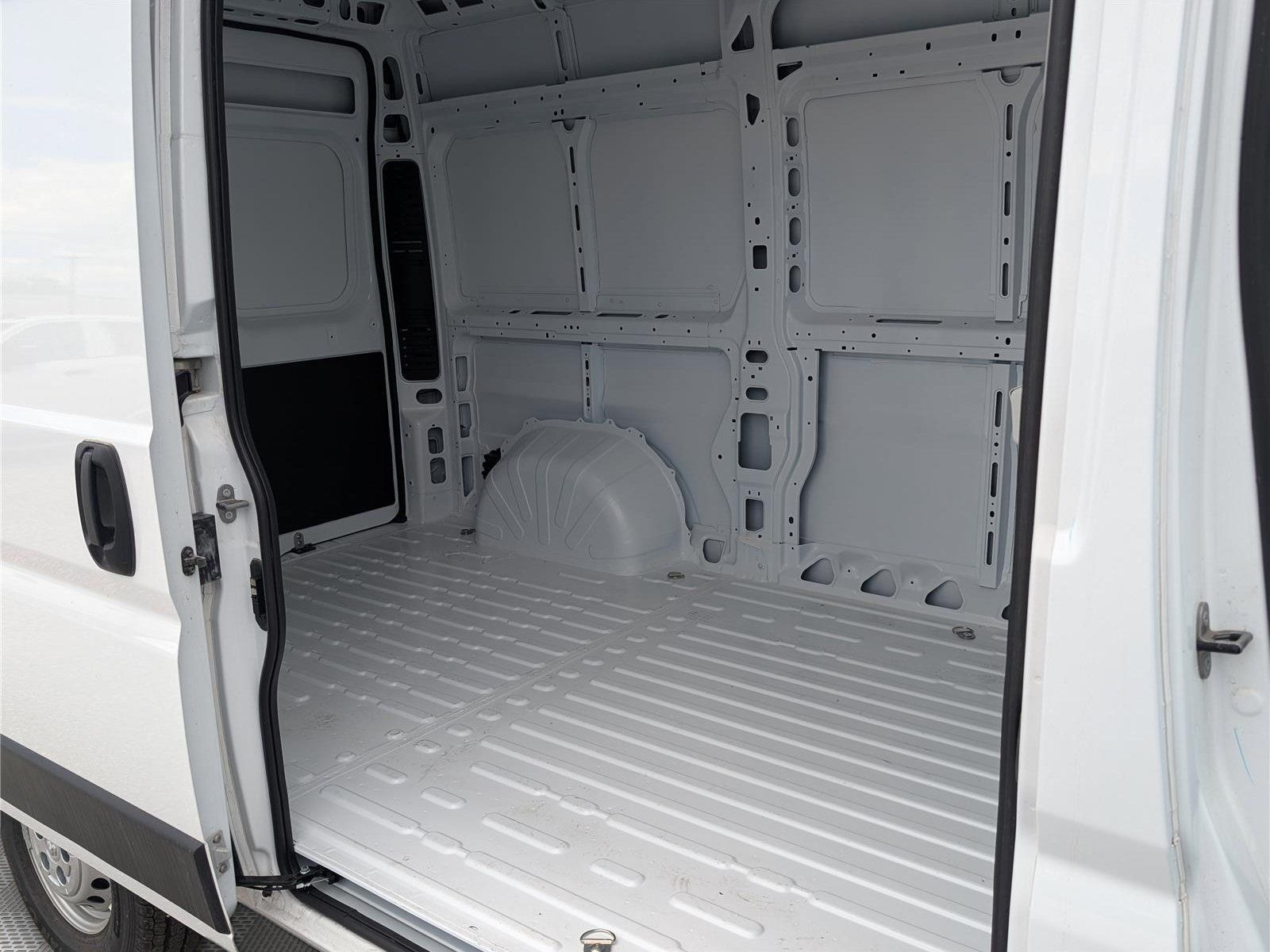 New 2026 RAM ProMaster 1500 w/ Convenience Group FWD image 7