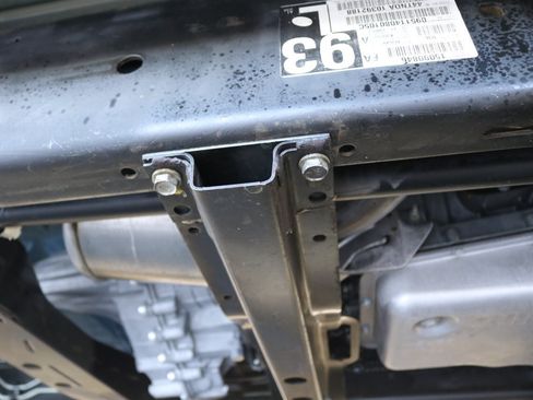 Used 2004 Chevrolet Silverado 2500 LT w/ Skid Plate Package AWD/4WD image 35