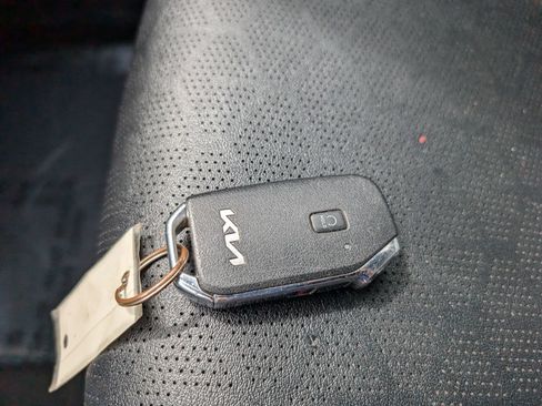 Used 2025 Kia Seltos EX FWD image 23