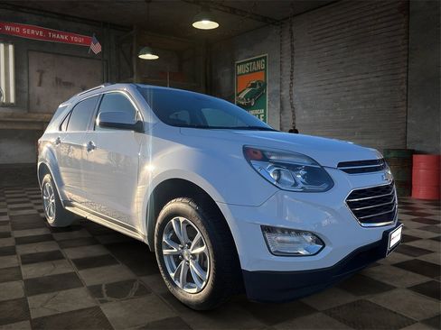 Used 2017 Chevrolet Equinox LT w/ Convenience Package image 7