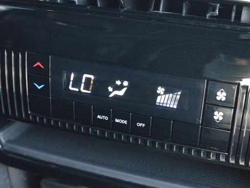 Used 2024 Jeep Wagoneer L Series II w/ Flexible Seating Group AWD/4WD image 37