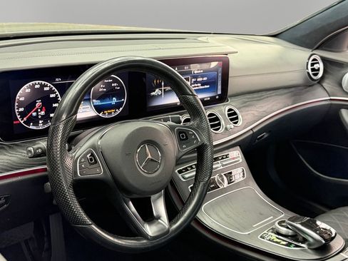 Used 2018 Mercedes-Benz E 300 image 14