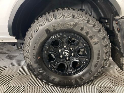 Used 2023 Ford Bronco Wildtrak image 24