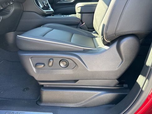 New 2026 GMC Yukon XL Elevation w/ LPO, Elevation Black Package image 19