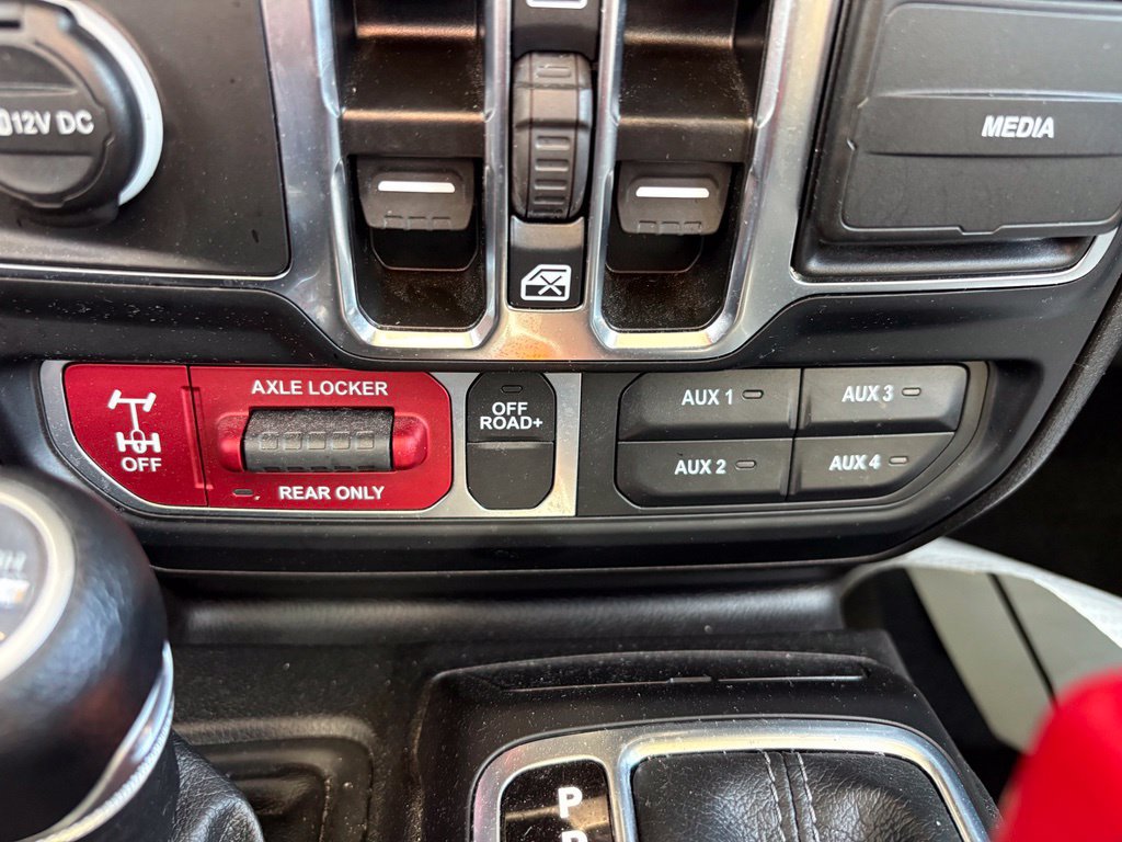Used 2024 Jeep Wrangler Unlimited AWD/4WD image 21