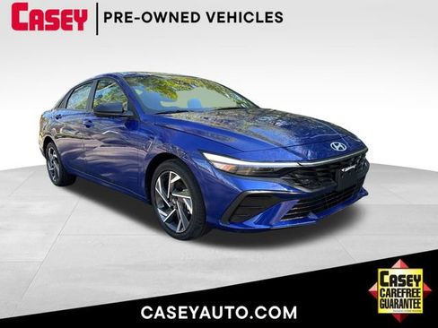 Used 2025 Hyundai Elantra SEL FWD image 1