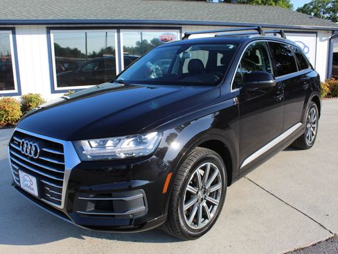 Used 2017 Audi Q7 3.0T Premium Plus AWD/4WD image 32