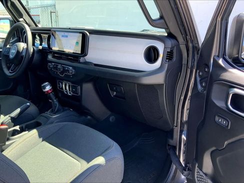 Used 2025 Jeep Wrangler Sport AWD/4WD image 23
