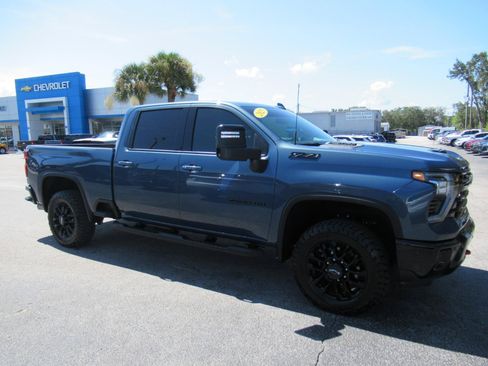 Used 2025 Chevrolet Silverado 2500 LTZ w/ Trail Boss Package AWD/4WD image 4