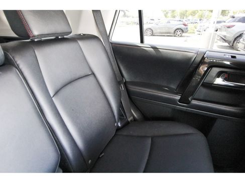 Used 2019 Toyota 4Runner TRD Off-Road Premium AWD/4WD image 12