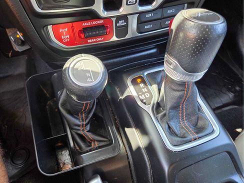Used 2020 Jeep Gladiator Mojave AWD/4WD image 24