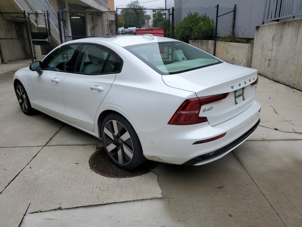 Used 2024 Volvo S60 T8 Plus w/ Climate Package AWD/4WD image 5