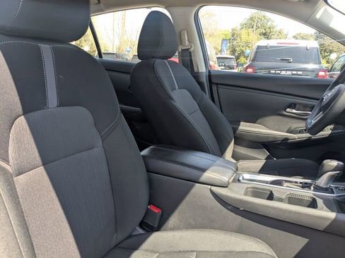 Used 2025 Nissan Sentra SV image 6