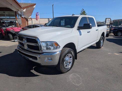 Used 2016 RAM 2500 SLT w/ Luxury Group AWD/4WD image 3