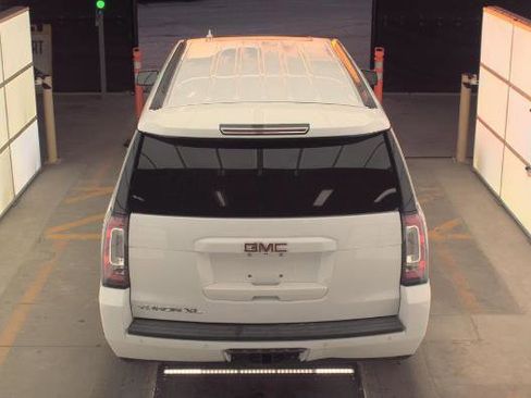 Used 2019 GMC Yukon XL SLT image 5