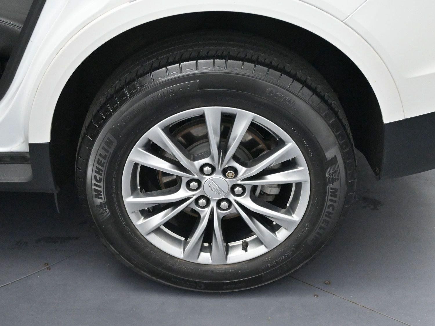Used 2023 Cadillac XT5 Premium Luxury FWD image 32
