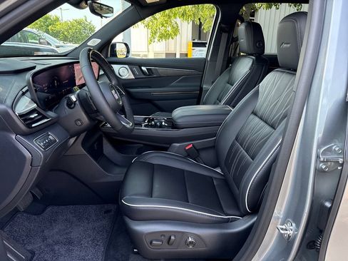 New 2026 Buick Enclave Avenir w/ Super Cruise Package FWD image 15