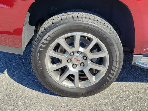 Used 2017 GMC Yukon Denali image 5