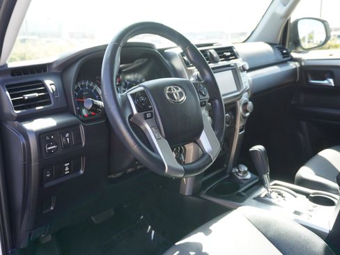Used 2018 Toyota 4Runner SR5 Premium AWD/4WD image 19