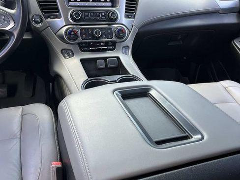 Used 2020 Chevrolet Tahoe LT w/ Luxury Package RWD image 21