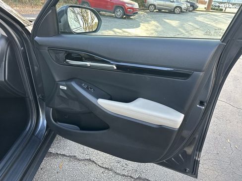 Used 2021 Kia Seltos SX w/ SX Sunroof Package image 16