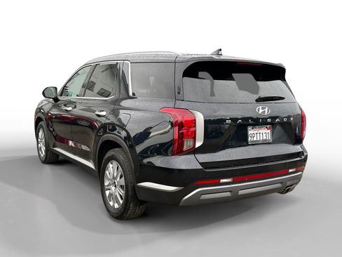 Used 2024 Hyundai Palisade SEL FWD image 3