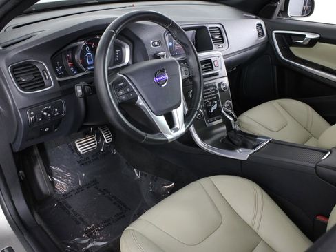 Used 2016 Volvo S60 T6 image 16