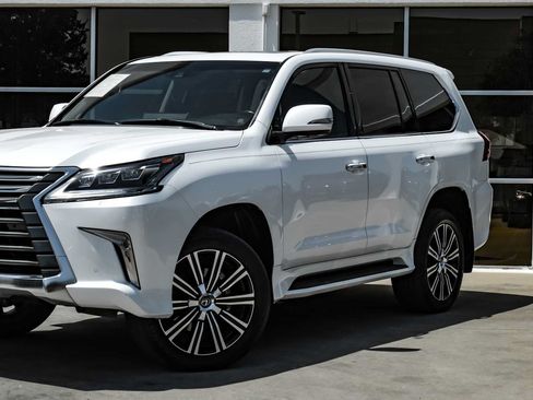 Used 2021 Lexus LX 570 4WD w/ Luxury Package image 7