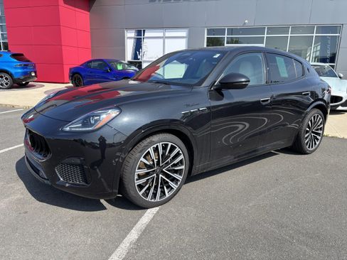 Used 2023 Maserati Grecale Modena AWD/4WD image 3