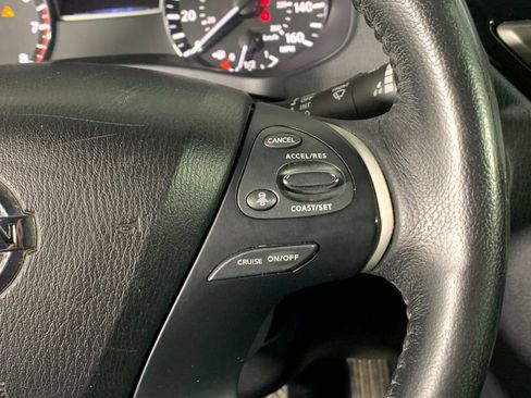 Used 2020 Nissan Pathfinder SV FWD image 21