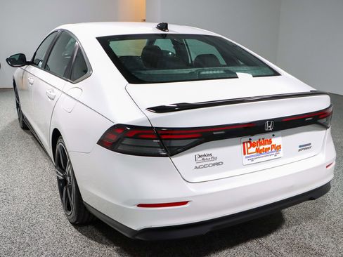 Used 2024 Honda Accord Sport image 9