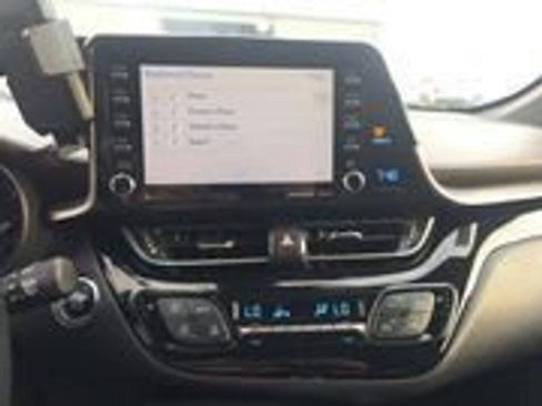 Used 2019 Toyota C-HR Limited image 16