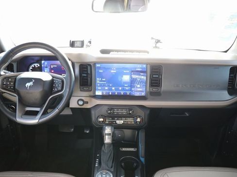 Used 2024 Ford Bronco Wildtrak image 11