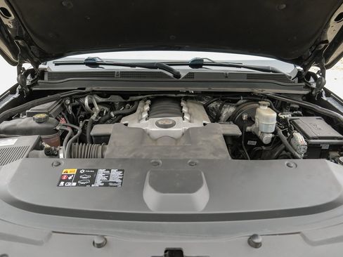 Used 2017 Cadillac Escalade ESV Luxury image 53