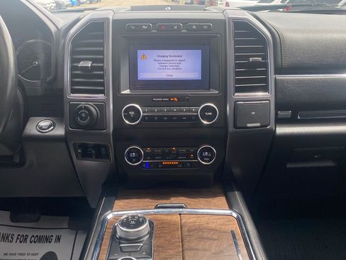 Used 2019 Ford Expedition Platinum image 27