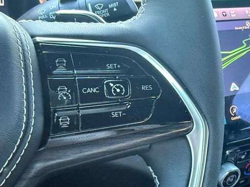 Used 2023 Jeep Grand Cherokee L Overland AWD/4WD image 12