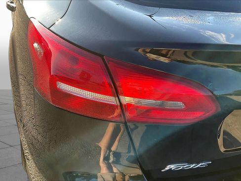 Used 2016 Ford Focus SE w/ Equipment Group 201A FWD image 26