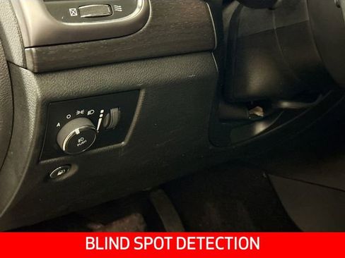 Used 2018 Jeep Grand Cherokee Laredo image 21