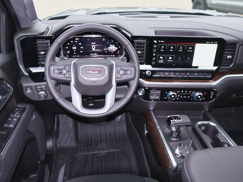 New 2026 GMC Sierra 1500 Elevation image 12