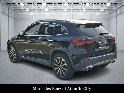 Certified 2022 Mercedes-Benz GLA 250 4MATIC image 4