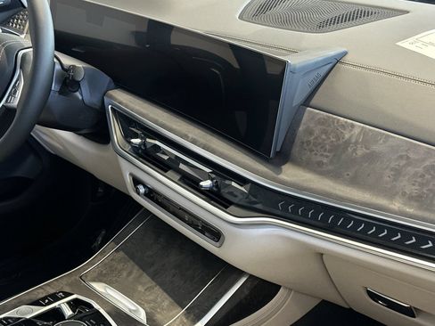 New 2027 BMW X7 xDrive40i w/ Premium Package AWD/4WD image 18