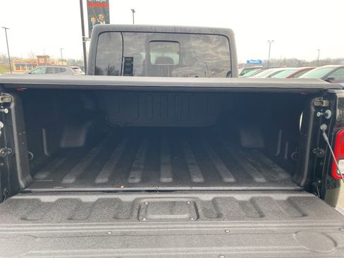 Certified 2022 Jeep Gladiator Sport image 13