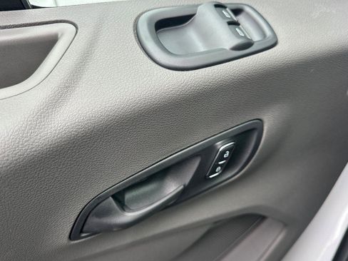 New 2025 Ford E-Transit 350 image 8