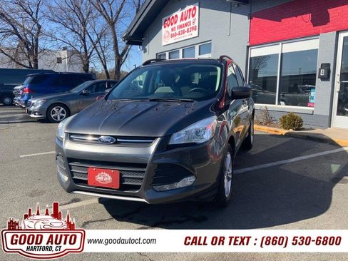 Used 2016 Ford Escape SE w/ Equipment Group 201A image 1