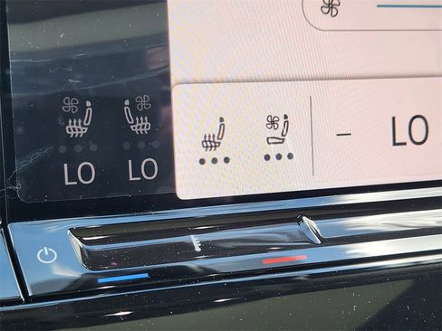 New 2025 Volkswagen Atlas SE image 12