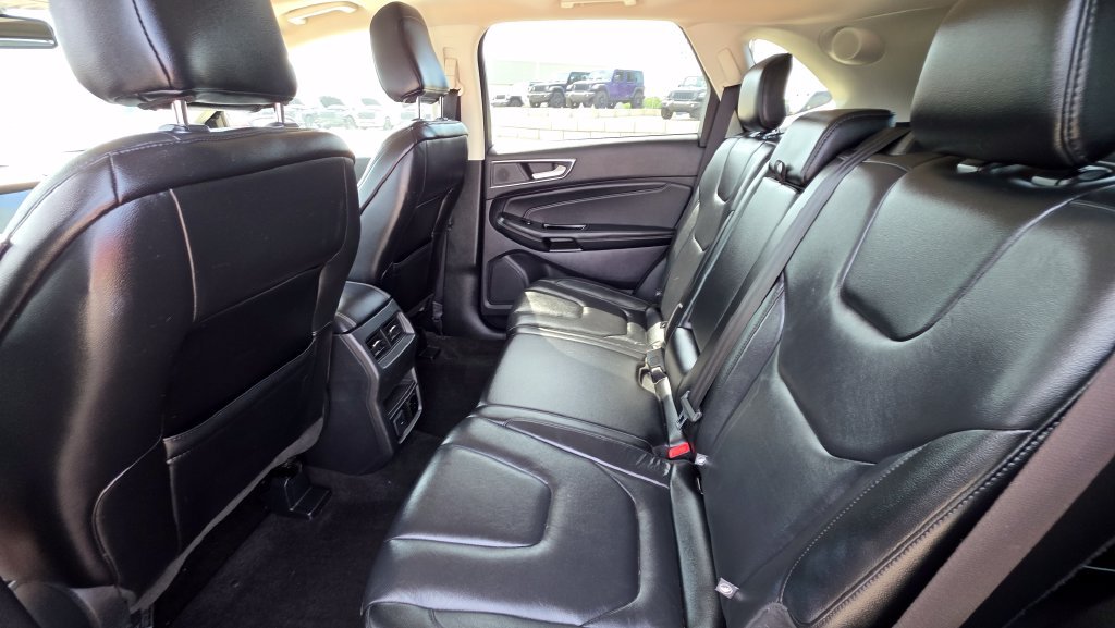 Used 2020 Ford Edge Titanium AWD/4WD image 13