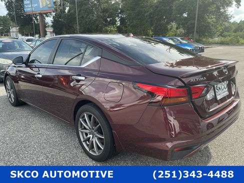 Used 2025 Nissan Altima 2.5 SV w/ SV Special Edition Package FWD image 3